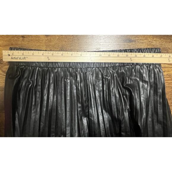 Lane Bryant Skirt Women 14/16 Black Faux Leather Pleated Flared Swing Midi - Picture 11 of 11